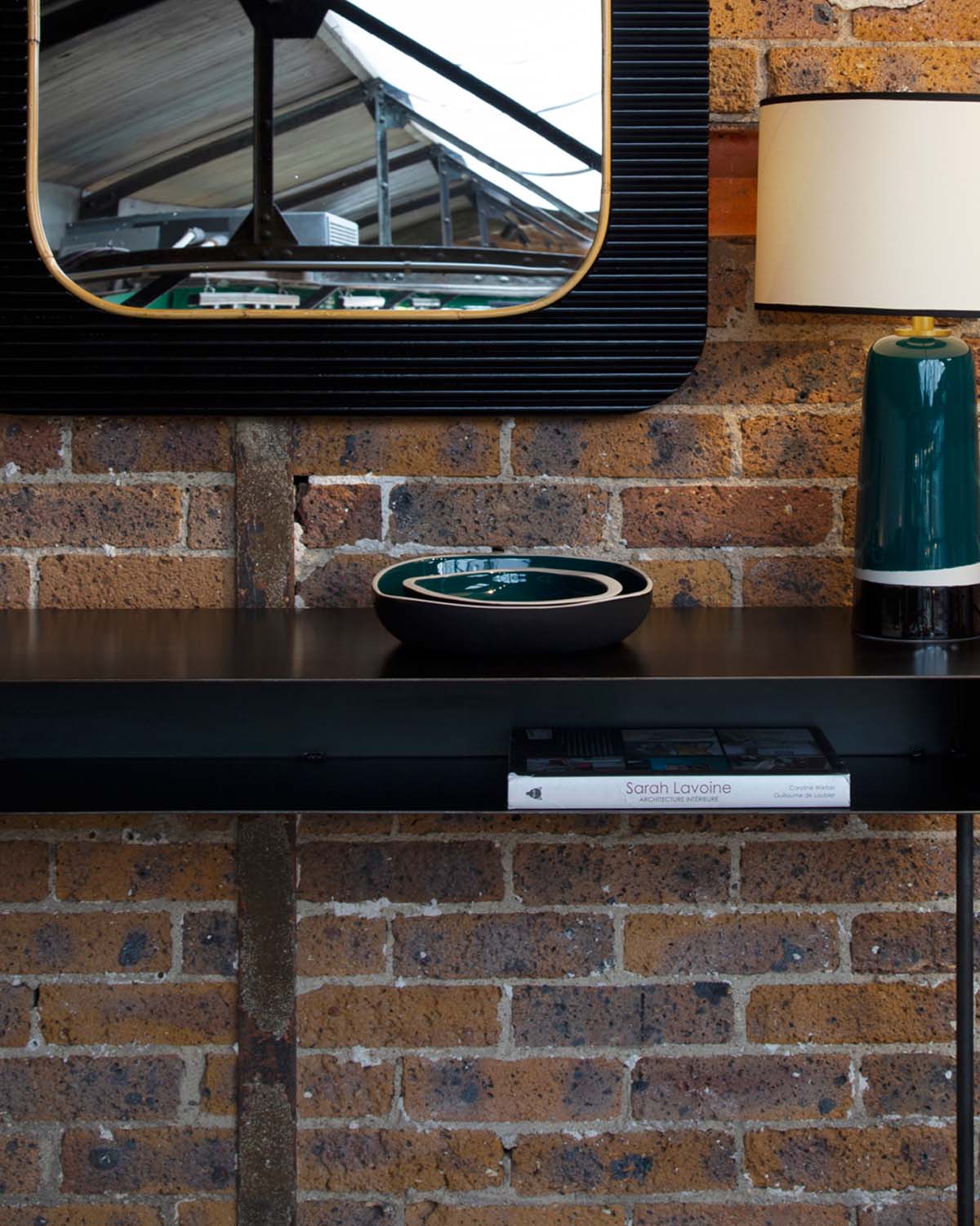 Tokyo Console Steel Natural Wax - Black