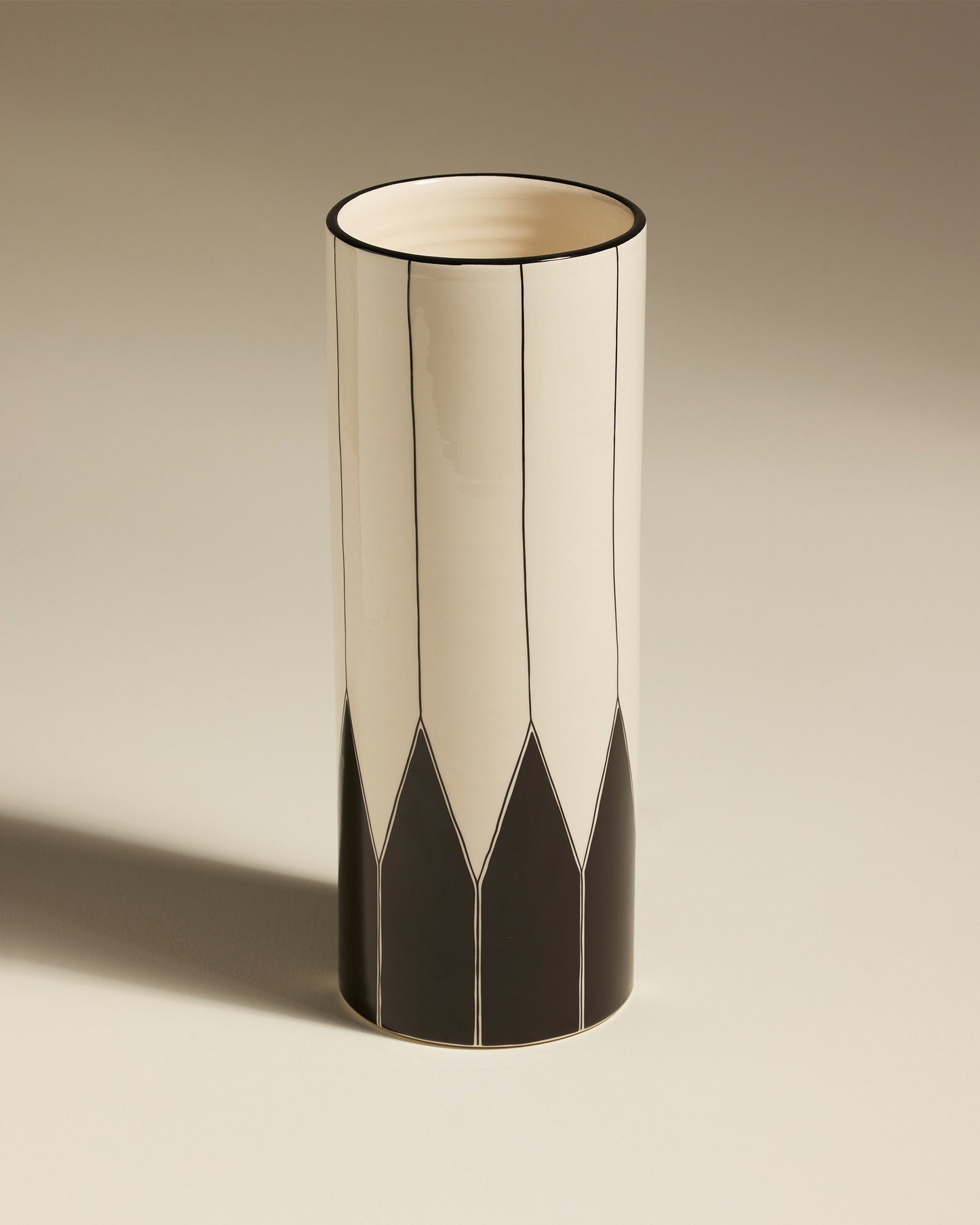 Daria Vase - Black