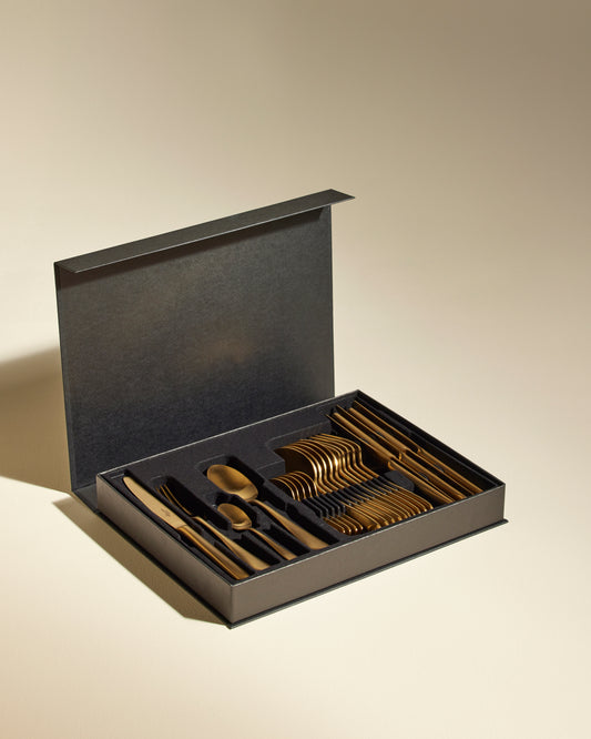 Coffret de Couverts Dorés