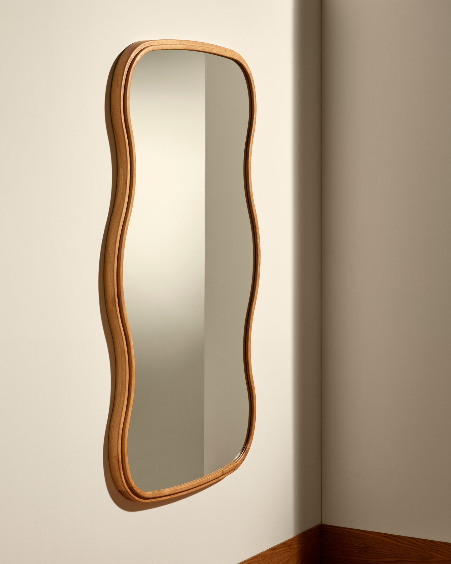 Noto 3 Waves Mirror - Oak