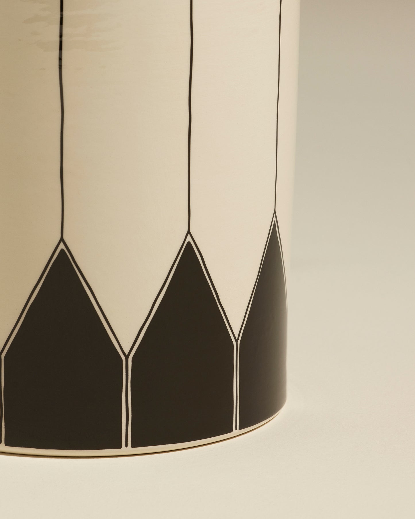 Daria Vase - Black