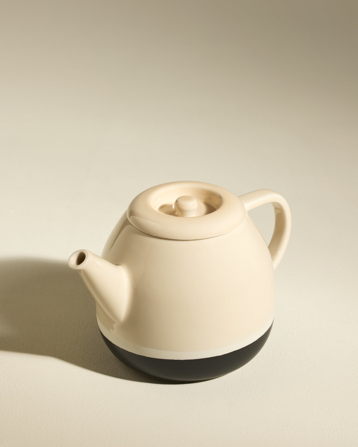 Sicilia Teapot - Ecru