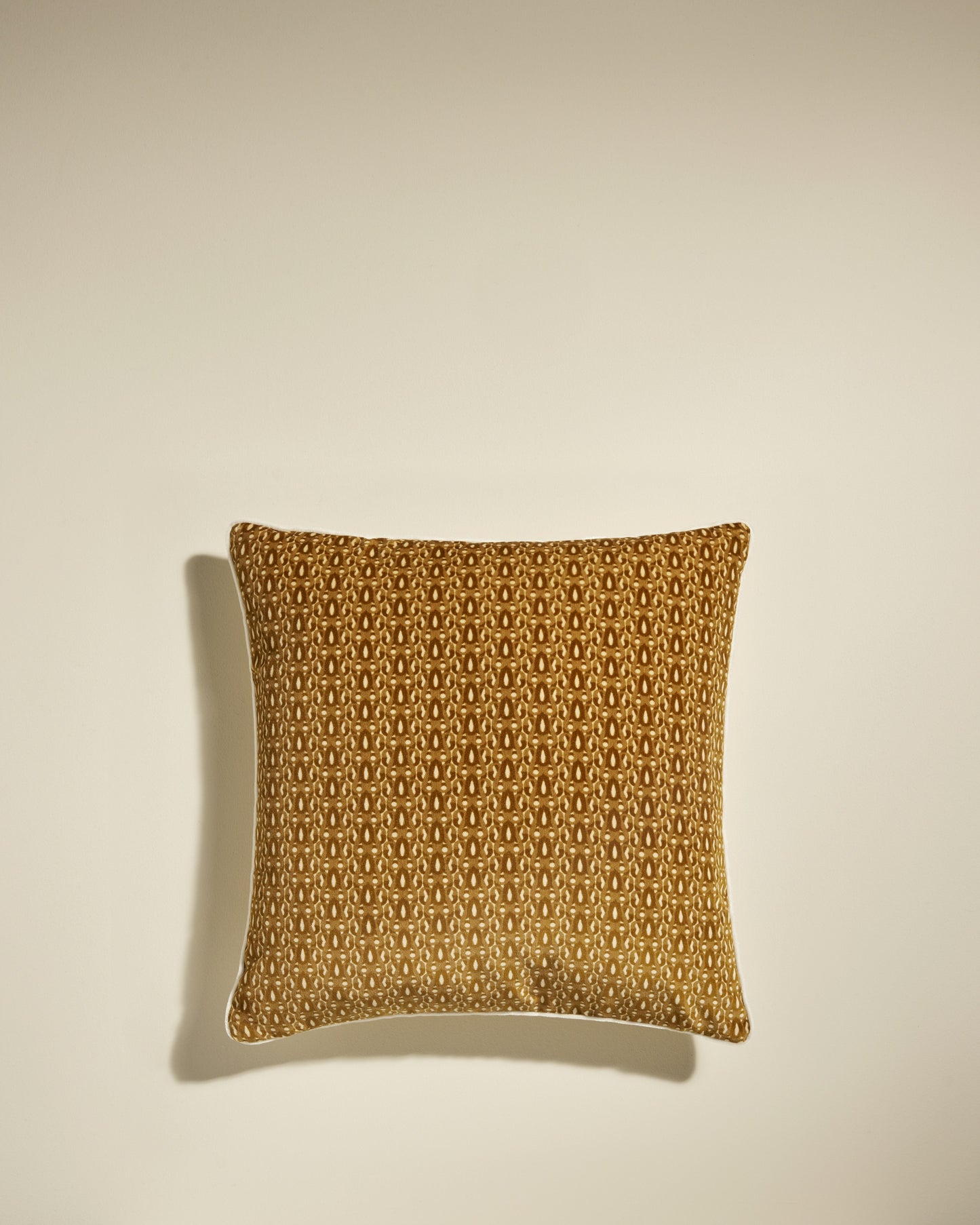 Maillon Cushion - Ochre